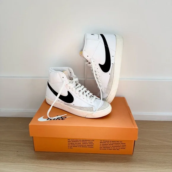 Nike Blazer Mid ‘77 Blazer Sneakers - Picture 1 of 8